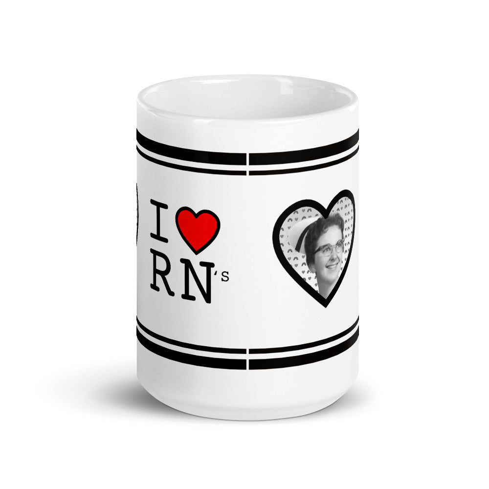 I HEART RN'S MOM / Mug