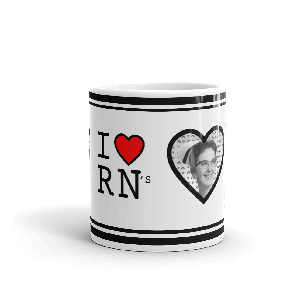 I HEART RN'S MOM / Mug