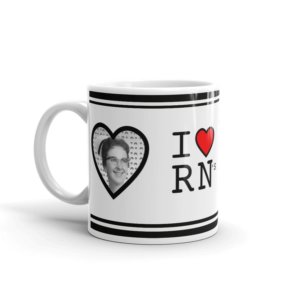 I HEART RN'S MOM / Mug